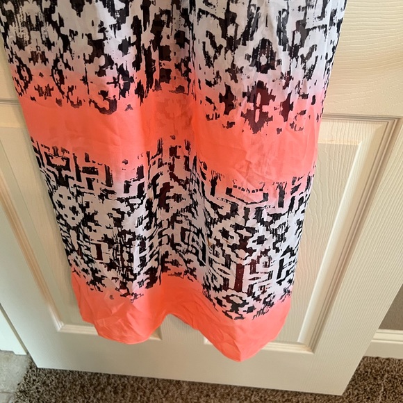 Dress - Picture 2 of 10